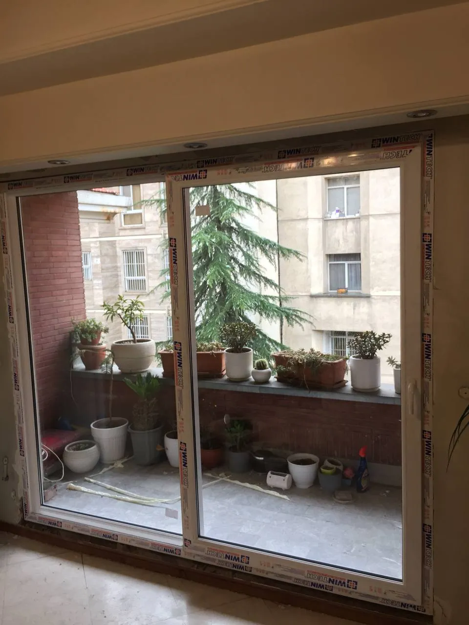 نمونه کار تعویض پنجره قدیمی با پنجره دوجداره upvc